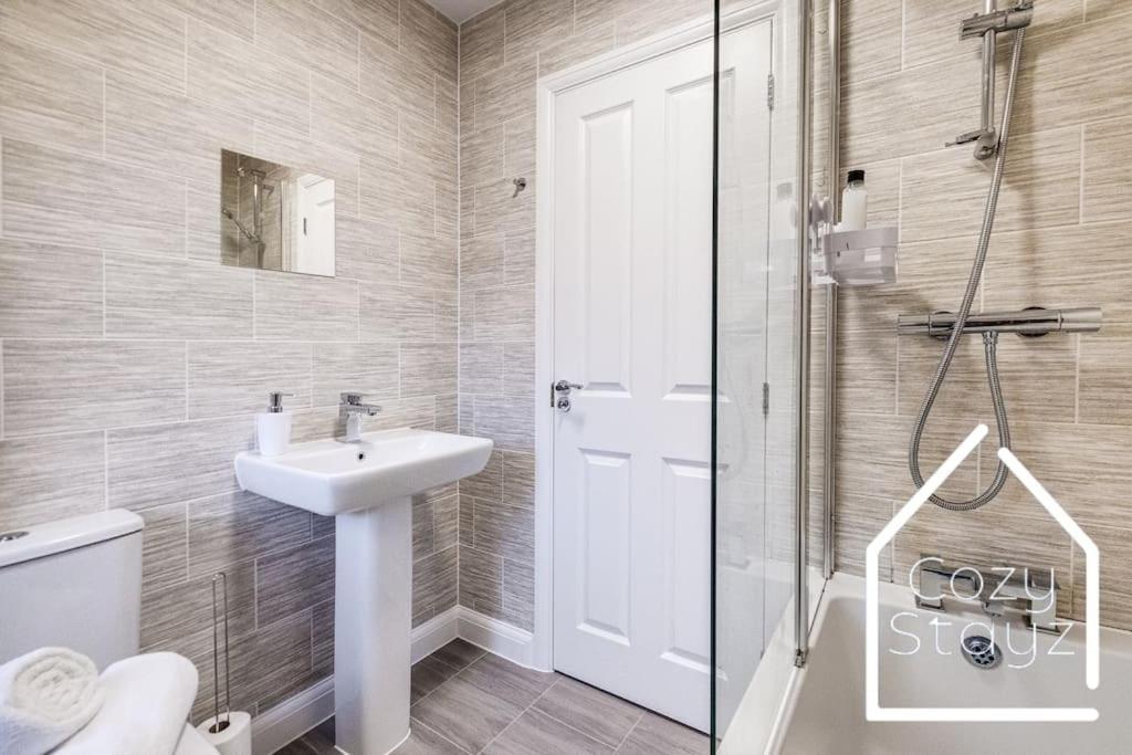 Newly Stunning City Centre Home By Cozy Stayz Birmingham Esterno foto